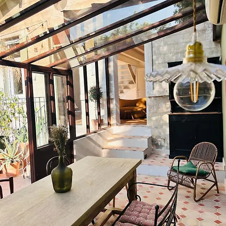 Maison Atypique Au Coeur De Montpellier, Cours Et Parking Casa vacanze *